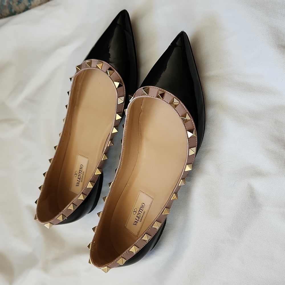 Valentino Garavani Black Patent Rockstud Ballet Flats - Picture 3 of 9